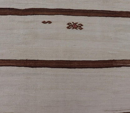 Turkish Vintage Flat - Weave in Light Brown and Cream with Stripe Design. Keivan Woven Arts / rug EN - 178926, country of origin / type: Turkey / Kilim, circa 1950 Measures: 4'3 x 6'6 This vintage striped design Turkish Kilim rendered in shade of li... - Keivan Woven ArtsEN - 178926 - 24193Rug