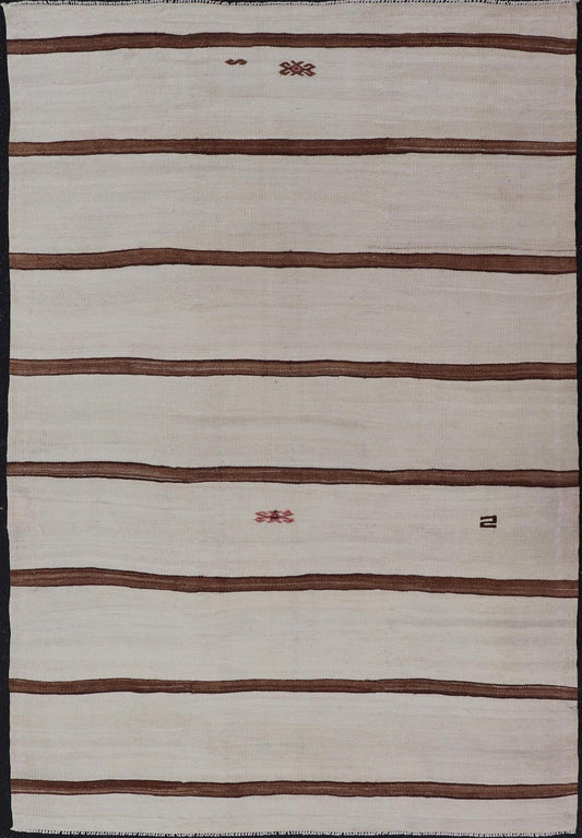 Turkish Vintage Flat - Weave in Light Brown and Cream with Stripe Design. Keivan Woven Arts / rug EN - 178926, country of origin / type: Turkey / Kilim, circa 1950 Measures: 4'3 x 6'6 This vintage striped design Turkish Kilim rendered in shade of li... - Keivan Woven ArtsEN - 178926 - 24193Rug