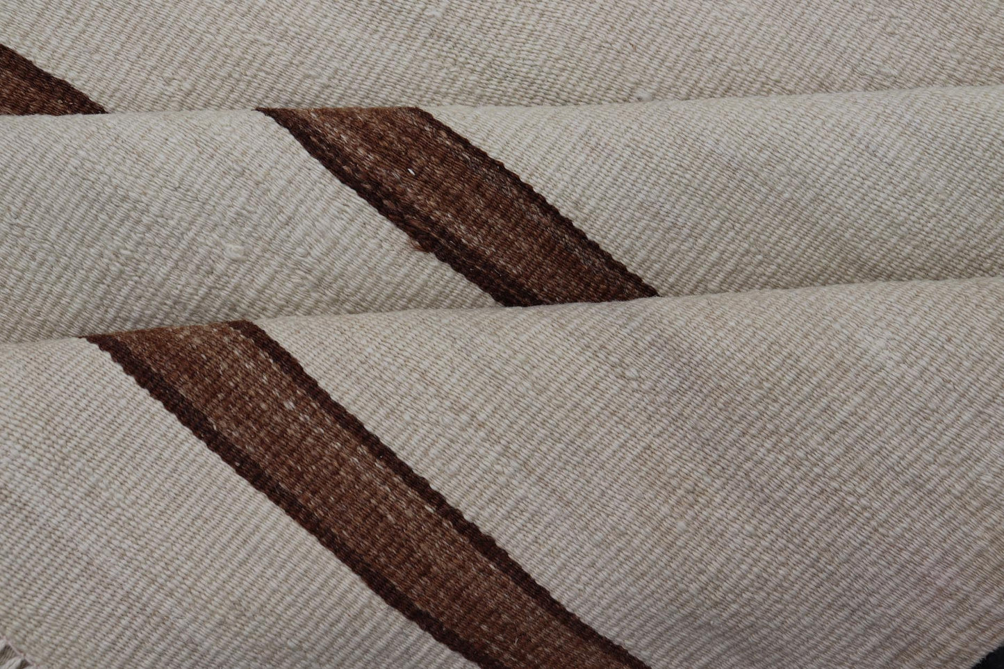 Turkish Vintage Flat - Weave in Light Brown and Cream with Stripe Design. Keivan Woven Arts / rug EN - 178926, country of origin / type: Turkey / Kilim, circa 1950 Measures: 4'3 x 6'6 This vintage striped design Turkish Kilim rendered in shade of li... - Keivan Woven ArtsEN - 178926 - 24193Rug
