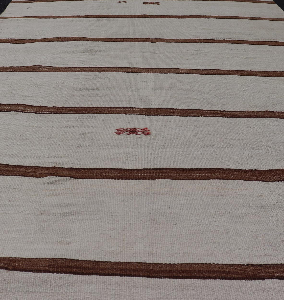 Turkish Vintage Flat - Weave in Light Brown and Cream with Stripe Design. Keivan Woven Arts / rug EN - 178926, country of origin / type: Turkey / Kilim, circa 1950 Measures: 4'3 x 6'6 This vintage striped design Turkish Kilim rendered in shade of li... - Keivan Woven ArtsEN - 178926 - 24193Rug