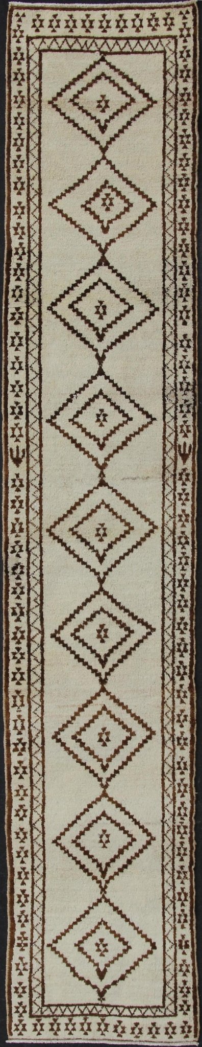 Very Long Runner, Vintage Turkish Tulu in Diamond Tribal Design in Cream & Brown. Tribal Moroccan Design Long Runner, Turkish Tulu vintage runner in cream, brown and earth tones with Tribal diamond design, rug EN - 179013, country of origin / type: Tu... - Keivan Woven ArtsEN - 179013 - 11972Rug