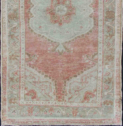 Faded Red and Taupe Vintage Turkish Oushak Rug with Layered Medallion Design Layered floral medallion design in light blue, soft red Oushak vintage rug from Turkey, Keivan Woven Arts / rug EN - 179018, country of origin / type: Turkey / Oushak, ci... - Keivan Woven ArtsEN - 179018 - 11799Rug