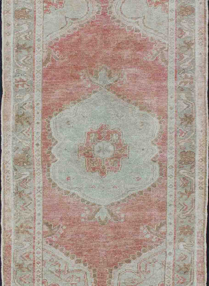 Faded Red and Taupe Vintage Turkish Oushak Rug with Layered Medallion Design Layered floral medallion design in light blue, soft red Oushak vintage rug from Turkey, Keivan Woven Arts / rug EN - 179018, country of origin / type: Turkey / Oushak, ci... - Keivan Woven ArtsEN - 179018 - 11799Rug