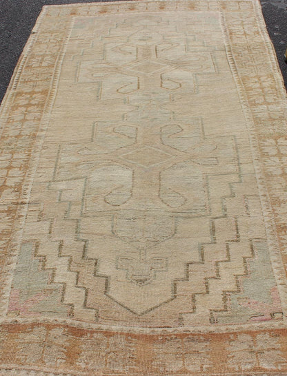 Oushak Vintage Rug with Pastel Colors in Tan, Brown, Butter, Peach, Lt. Blue. Light color Vintage Oushak rug with Central Medallions in Faded colors and medallion geometric design. Rug EN - 179021, country of origin / type: Turkey / Oushak, circa... - Keivan Woven ArtsEN - 179021 - 12541Rug