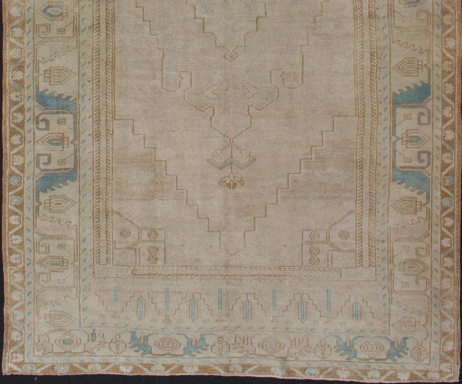 Gallery Runner Turkish Rug in Earth Tones & Light Blue With Medallion Rug / EN - 179024, Keivan Woven Arts / country of origin / type: Turkey / Oushak, circa 1940. Large Gallery Turkish rug in Earth tones, light brown with medallions. Turkish Gall... - Keivan Woven ArtsEN - 179024 - 11976Rug