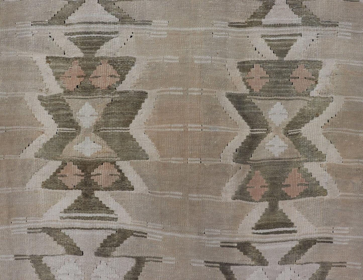 Bold Medallion Design Turkish Flat Weave Kilim Rug With Earthy Tones and Green Bold Medallion Design Turkish Flat Weave Kilim Rug With Earthy Tones and Green. Keivan Woven Arts / rug EN - 179072, country of origin / type: Turkey / Kilim, circa 19... - Keivan Woven ArtsEN - 179072 - 17550Rug