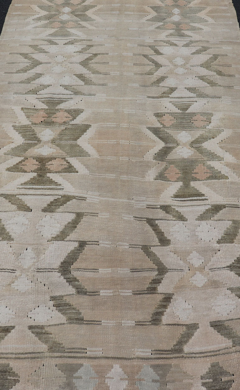 Bold Medallion Design Turkish Flat Weave Kilim Rug With Earthy Tones and Green Bold Medallion Design Turkish Flat Weave Kilim Rug With Earthy Tones and Green. Keivan Woven Arts / rug EN - 179072, country of origin / type: Turkey / Kilim, circa 19... - Keivan Woven ArtsEN - 179072 - 17550Rug