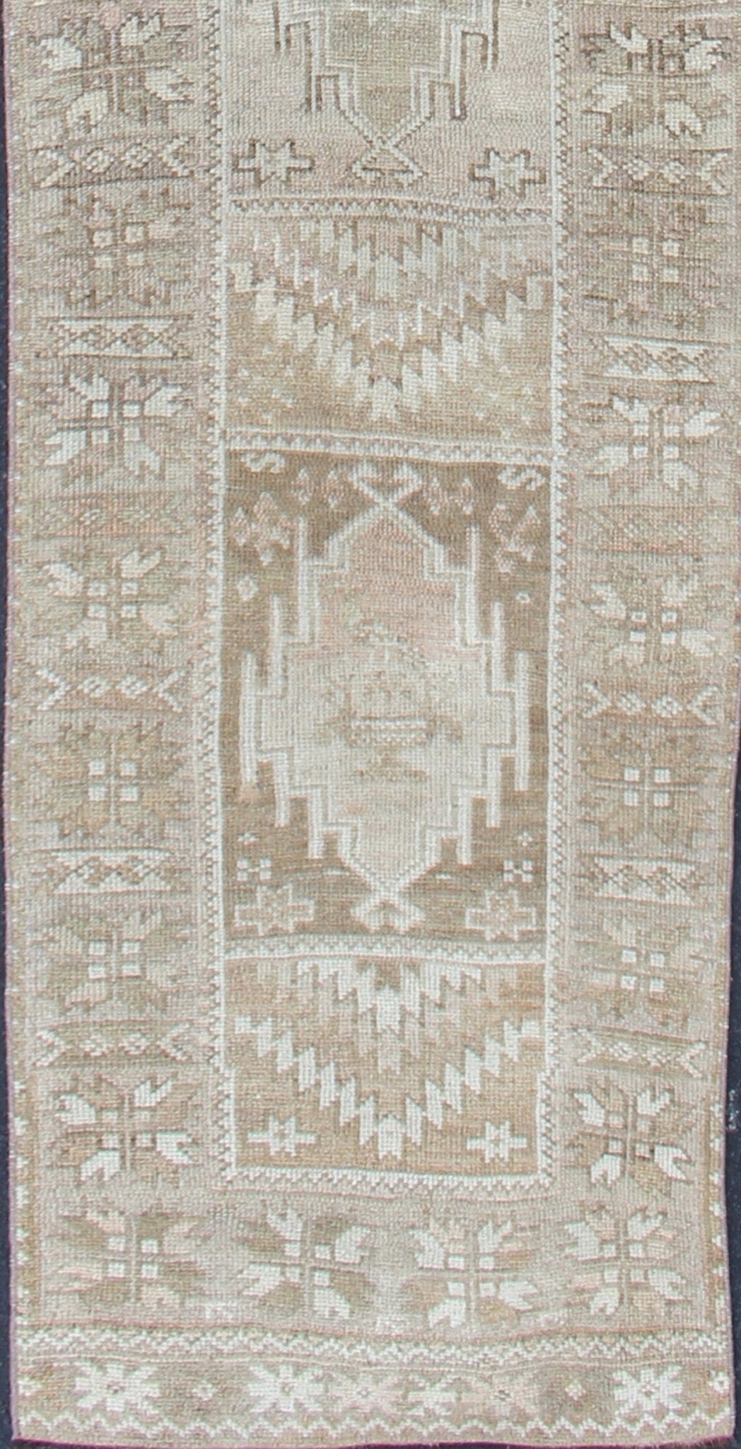 Long Vintage Turkish Oushak Runner with Medallions in Earth Tones. Keivan Woven Arts - Vintage Oushak carpet with multi - medallion design in cream, taupe, light brown and earth tones, rug EN - 179084, country of origin / type: Turkey / Oushak, circa 195... - Keivan Woven ArtsEN - 179084 - 12755Rug