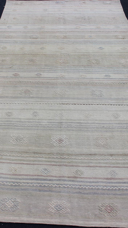 Vintage Hand Woven Turkish Kilim Runner With Stripes in Gray and Natural Tones Vintage Turkish Kilim Runner with Stripes, Keivan Woven Arts / rug EN - 176426, country of origin / type: Turkey / Kilim, circa mid - 20th Century. Featuring a rep... - Keivan Woven ArtsEN - 179095 - 11803Rug