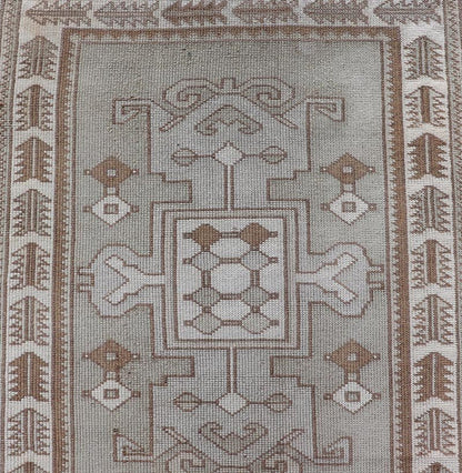 Measures: 2'10 x 10'0 Vintage Turkish Oushak Runner in Neutral Tones, Taupe, Gray, Cream, and Brown. Keivan Woven Arts / rug EN - 179108, country of origin / type: Turkey / Oushak, circa mid - 20th. This vintage Oushak carpet from mid - 20th century T... - Keivan Woven ArtsEN - 179108 - 21943Rug