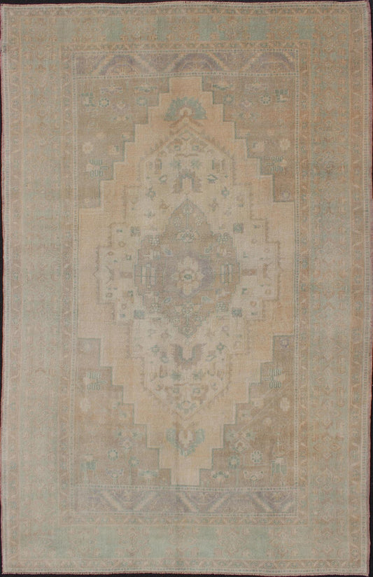 Faded Turkish Hand Knotted Oushak With Medallion With Muted Colors of Tan, Muted Light Peach Faded vintage Turkish Oushak Medallion rug in taupe, tan and light peach, kwarugs / EN - 179139, country of origin / type: Turkey / Oushak, circa mid - 20th... - Keivan Woven ArtsEN - 179139 - 11986Rug