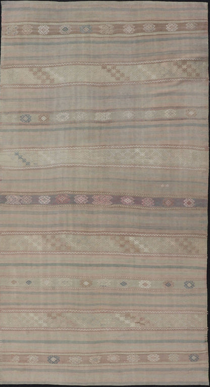 Flat - Weave Turkish Kilim with Embroideries in Earthy Tones and Hints of Pink. geometric stripe design Vintage Kilim from Turkey. Keivan Woven Arts / rug EN - 179255, country of origin / type: Turkey / Kilim, circa 1950 This vintage flat - woven ... - Keivan Woven ArtsEN - 179255 - 17568Rug