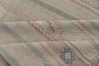 Flat - Weave Turkish Kilim with Embroideries in Earthy Tones and Hints of Pink. geometric stripe design Vintage Kilim from Turkey. Keivan Woven Arts / rug EN - 179255, country of origin / type: Turkey / Kilim, circa 1950 This vintage flat - woven ... - Keivan Woven ArtsEN - 179255 - 17568Rug
