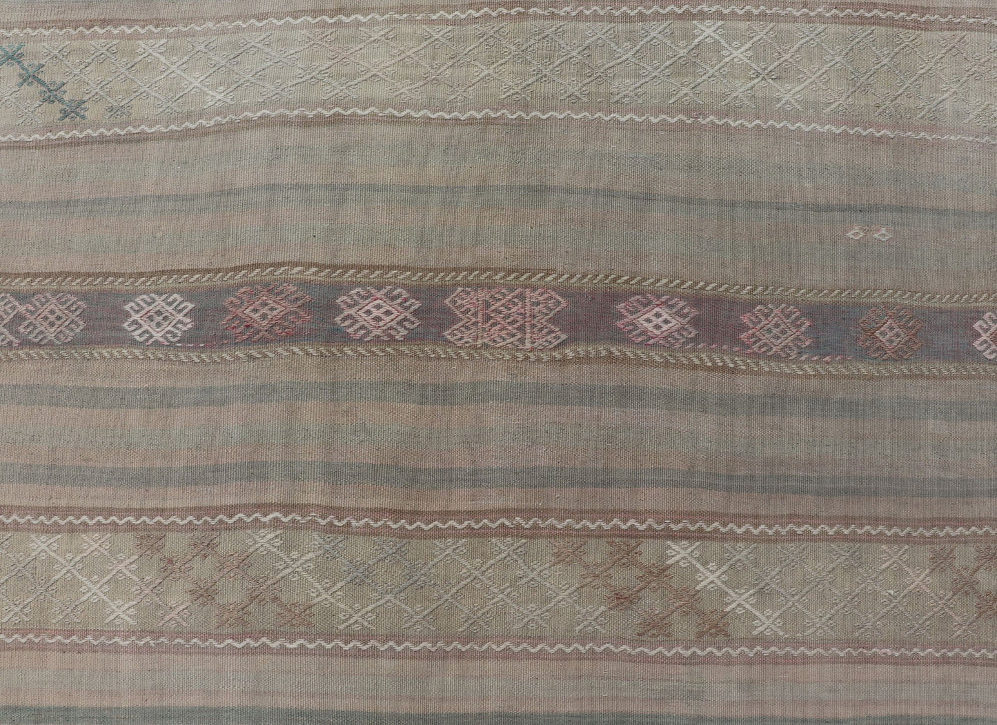 Flat - Weave Turkish Kilim with Embroideries in Earthy Tones and Hints of Pink. geometric stripe design Vintage Kilim from Turkey. Keivan Woven Arts / rug EN - 179255, country of origin / type: Turkey / Kilim, circa 1950 This vintage flat - woven ... - Keivan Woven ArtsEN - 179255 - 17568Rug