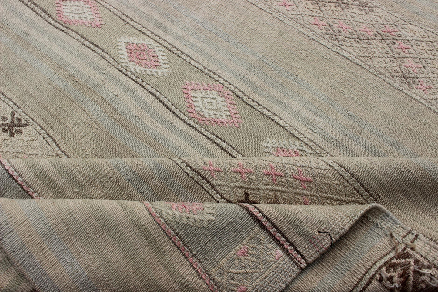 Vintage Turkish Flat - Weave Striped Kilim in Taupe, Pink, and Light Brown Minimalist stripe design Kilim from Turkey, Keivan Woven Arts / rug EN - 179258, country of origin / type: Turkey / Kilim, circa 1950 This vintage flat - woven Kilim run... - Keivan Woven ArtsEN - 179258 - 12773Rug