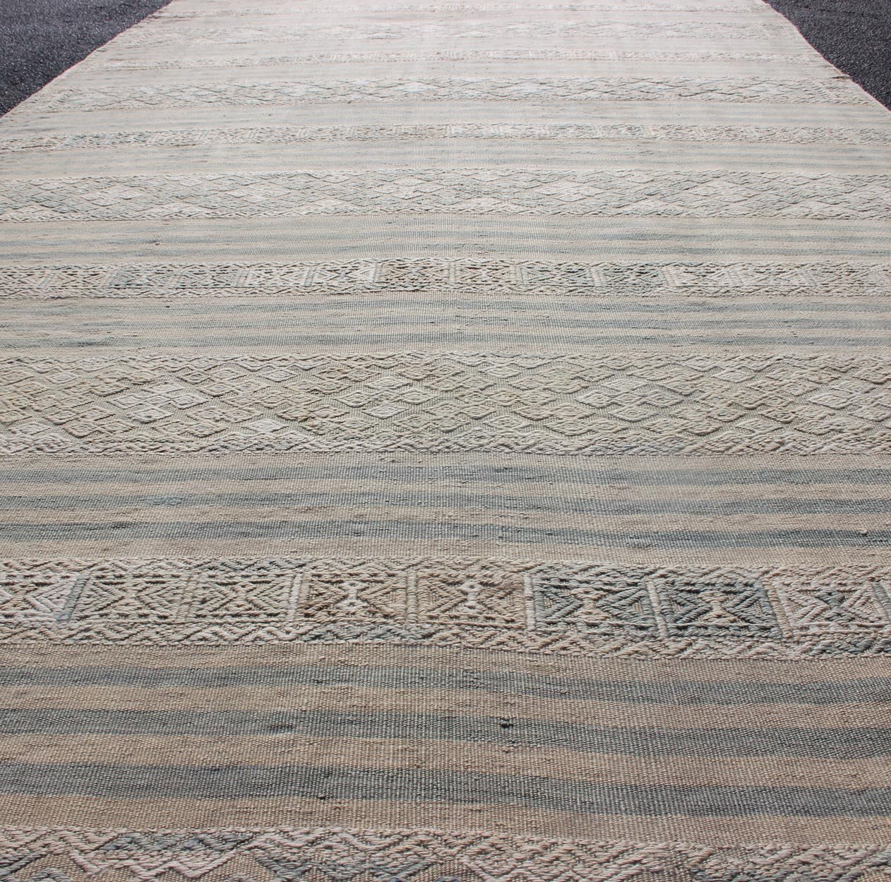 Turkish Flat - Weave Kilim With Embroideries in Taupe, Tan, Blue and Gray Vintage flat - weave Kilim with embroideries in tan, blue and gray with a modern design geometric stripe design Vintage Kilim from Turkey, Keivan Woven Arts / rug EN - 179260... - Keivan Woven ArtsEN - 179260 - 12517Rug