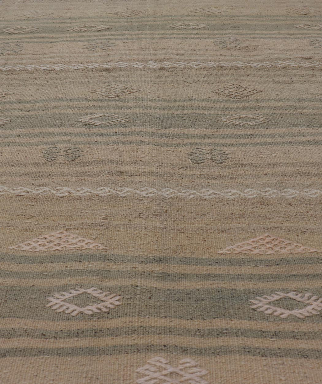 Measures: 2'9 x 4'0 Turkish Flat - Weave Kilim in with Stripes and Embroideries in Green and Taupe. Keivan Woven Arts / Rug EN - 179264, country of origin / type: Turkey / Kilim, circa 1950. This vintage Turkish Kilim rug features a contemporary geo... - Keivan Woven ArtsEN - 179264 - 22249Rug