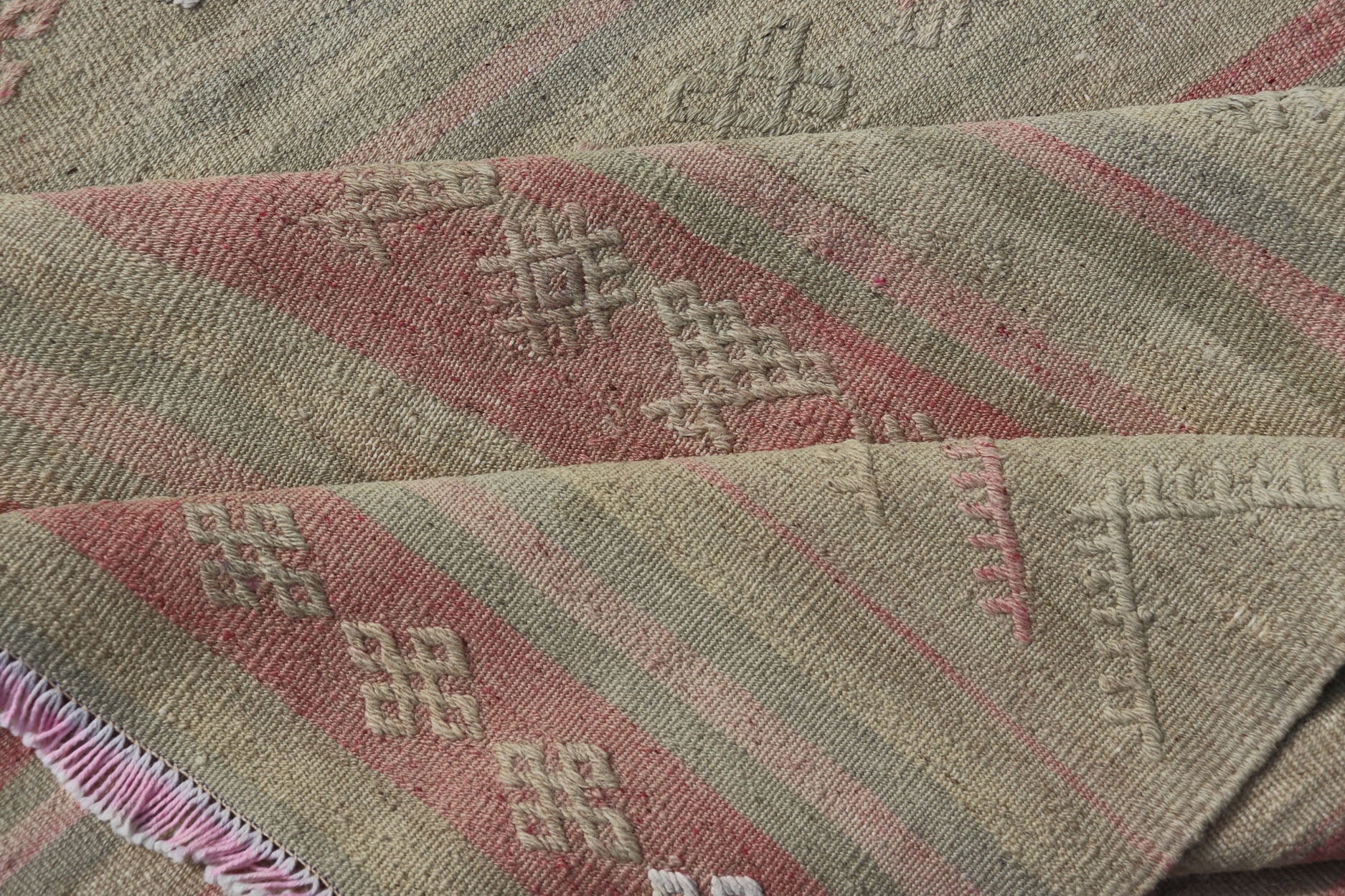 Vintage Striped Turkish Kilim Runner with Stripes in Tan, Ivory, & Light Coral Vintage Turkish Kilim vintage runner with modern/contemporary stripe design, Keivan Woven Arts / rug EN - 179475, country of origin / type: Turkey / Kilim, circa 19... - Keivan Woven ArtsEN - 179475 - 17598Rug
