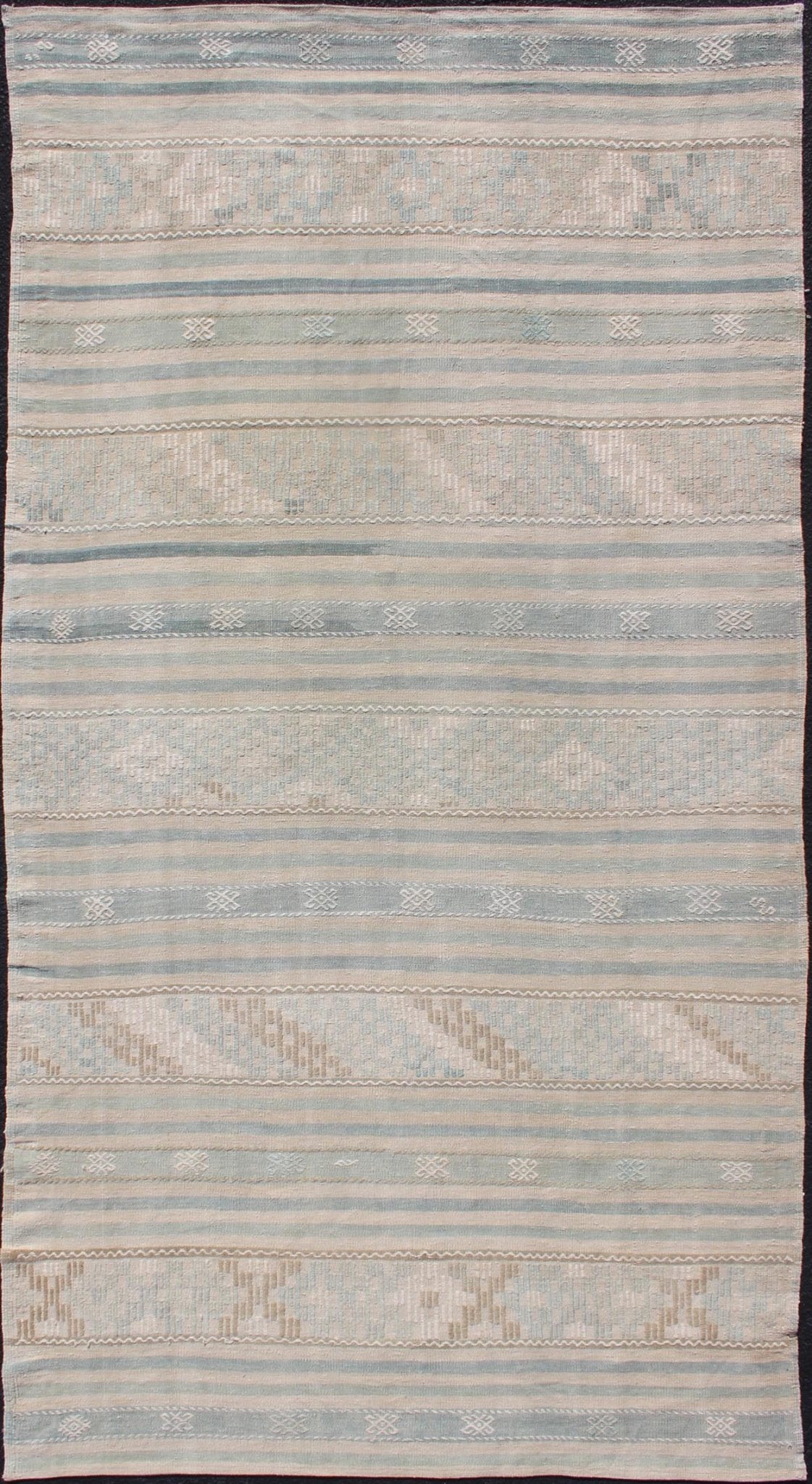 Natural - Toned Turkish Flat - Weave Kilim with Geometric Stripes Tan and Seafoam Stripe design Kilim with geometric motifs, Keivan Woven Arts / rug EN - 179486, country of origin / type: Turkey / Kilim, circa 1950 This flat - woven Kilim from Tu... - Keivan Woven ArtsEN - 179486 - 12545Rug