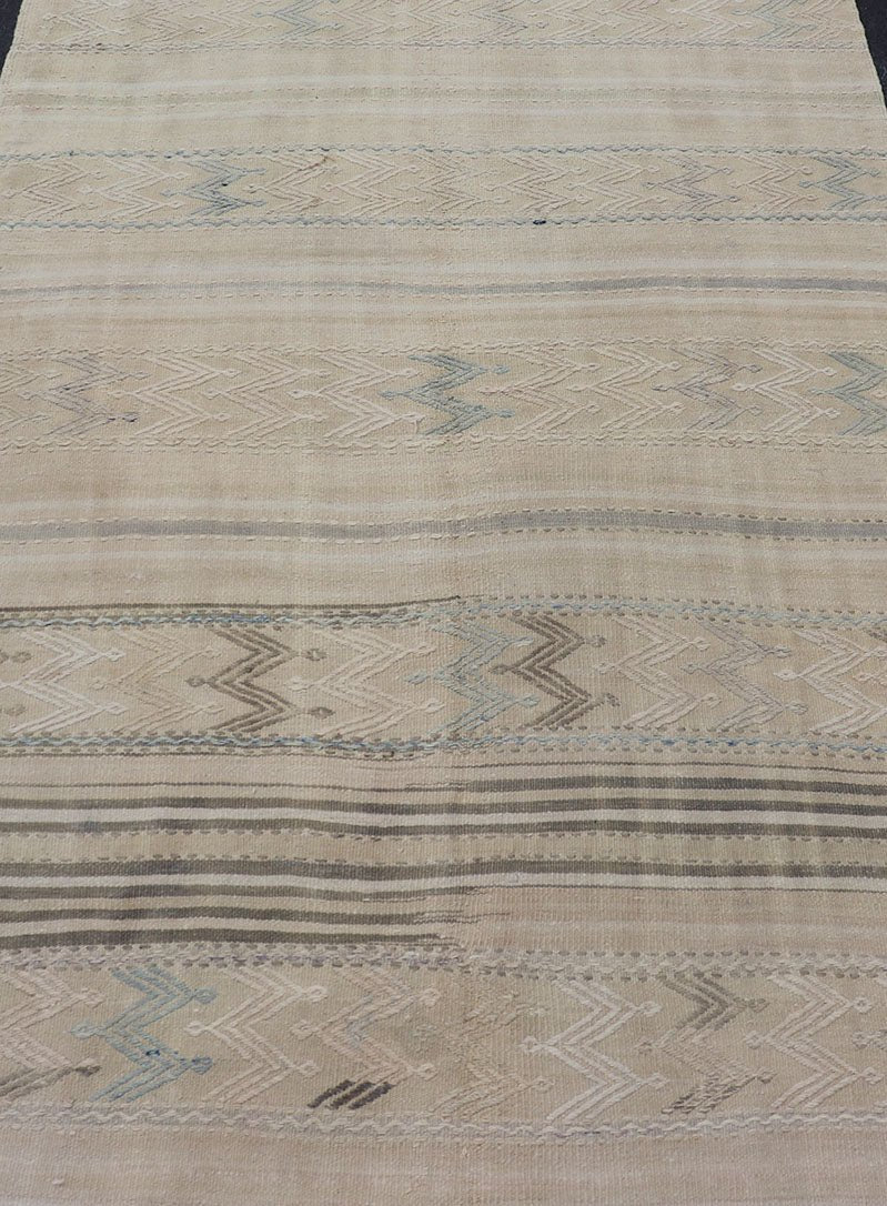 Vintage flat - weave Kilim with embroideries in tan, blue - gray with a modern design geometric stripe design Vintage Kilim from Turkey. Keivan Woven Arts / rug EN - 179491, country of origin / type: Turkey / Kilim, circa 1950 This vintage Turkish Kil... - Keivan Woven ArtsEN - 179491 - 17790Rug