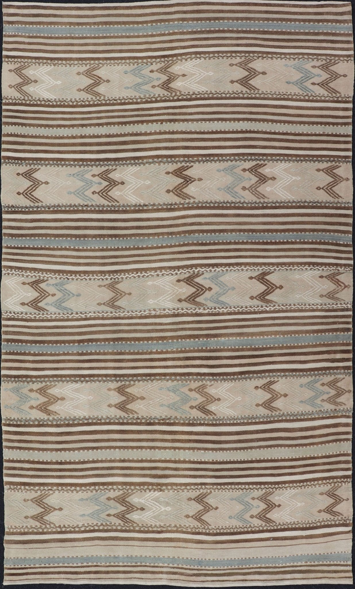 Turkish Hand Woven Flat - Weave Embroidered Kilim in Taupe, Brown, and Lt. Blue. Keivan Woven Arts / rug EN - 179493, country of origin / type: Turkey / Kilim, circa 1950 Measures: 4'6 x 8'4 This vintage flat - woven Embroidered kilim rug feat... - Keivan Woven ArtsEN - 179493 - 15380Rug