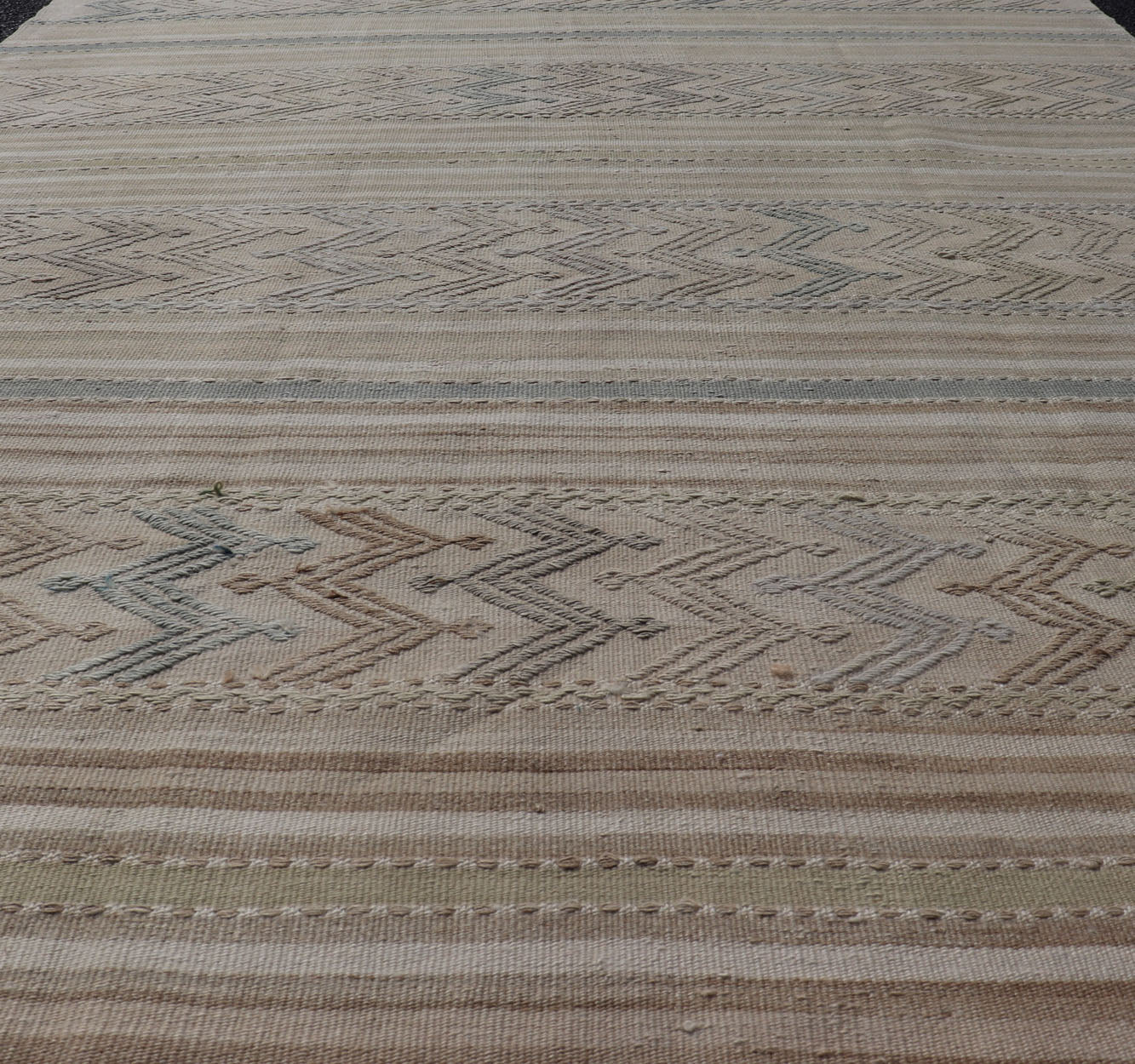Vintage Turkish Flat - Weave Muted Colored Kilim in Taupe, Brown and Light Blue Turkish vintage Embroidered flat woven carpet. Keivan Woven Arts / rug EN - 179497, country of origin / type: Turkey / Oushak, circa 1940 This Embroidered kilim ... - Keivan Woven ArtsEN - 179497 - 17610Rug