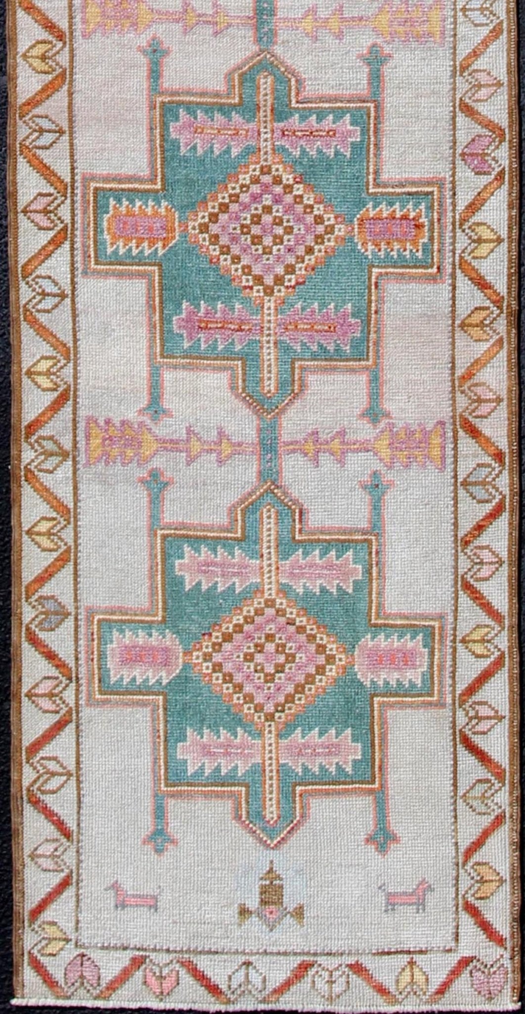 Cream Color Vintage Turkish Oushak Runner with Repeating Geometric Design Colorful vintage Turkish oushak runner with repeating medallion geometric design in teal color design and cream background, rug/EN - 179543, Keivan Woven Arts / country of o... - Keivan Woven ArtsEN - 179543 - 12697Rug