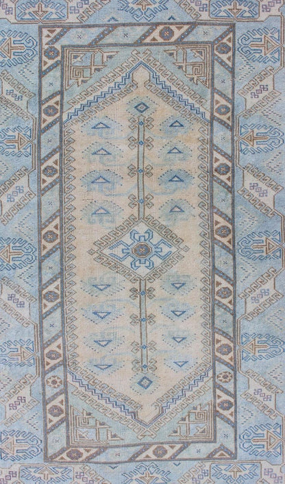 Vintage Oushak rug from Turkey with Medallion design, rug EN - 179653, Keivan Woven Arts country of origin / type: Turkey / Oushak, circa 1950 This vintage Turkish Oushak rug features a all - over design, which is composed of various flora. The dark... - Keivan Woven ArtsEN - 179653 - 11831Rug