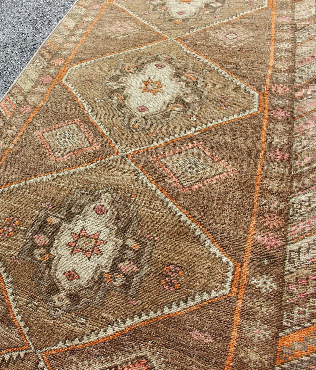 Vintage Turkish Oushak Runner with Tribal Medallions in Earthy Tones Vintage Turkish Oushak runner with floral medallions, Keivan Woven Arts / rug en - 140350, country of origin / type: Turkey / Oushak, circa 1940. This vintage Oushak runn... - Keivan Woven ArtsEN - 179660 - 12363Rug