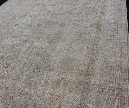 Vintage Distressed Turkish Rug with All - Over Floral Pattern in Cream and light Brown Tones Turkish carpet with distressed Floral design in ivory, and light brown highlights. This vintage Turkish carpet has been distressed and neutralized to crea... - Keivan Woven ArtsEN - 179686 - 12631Rug