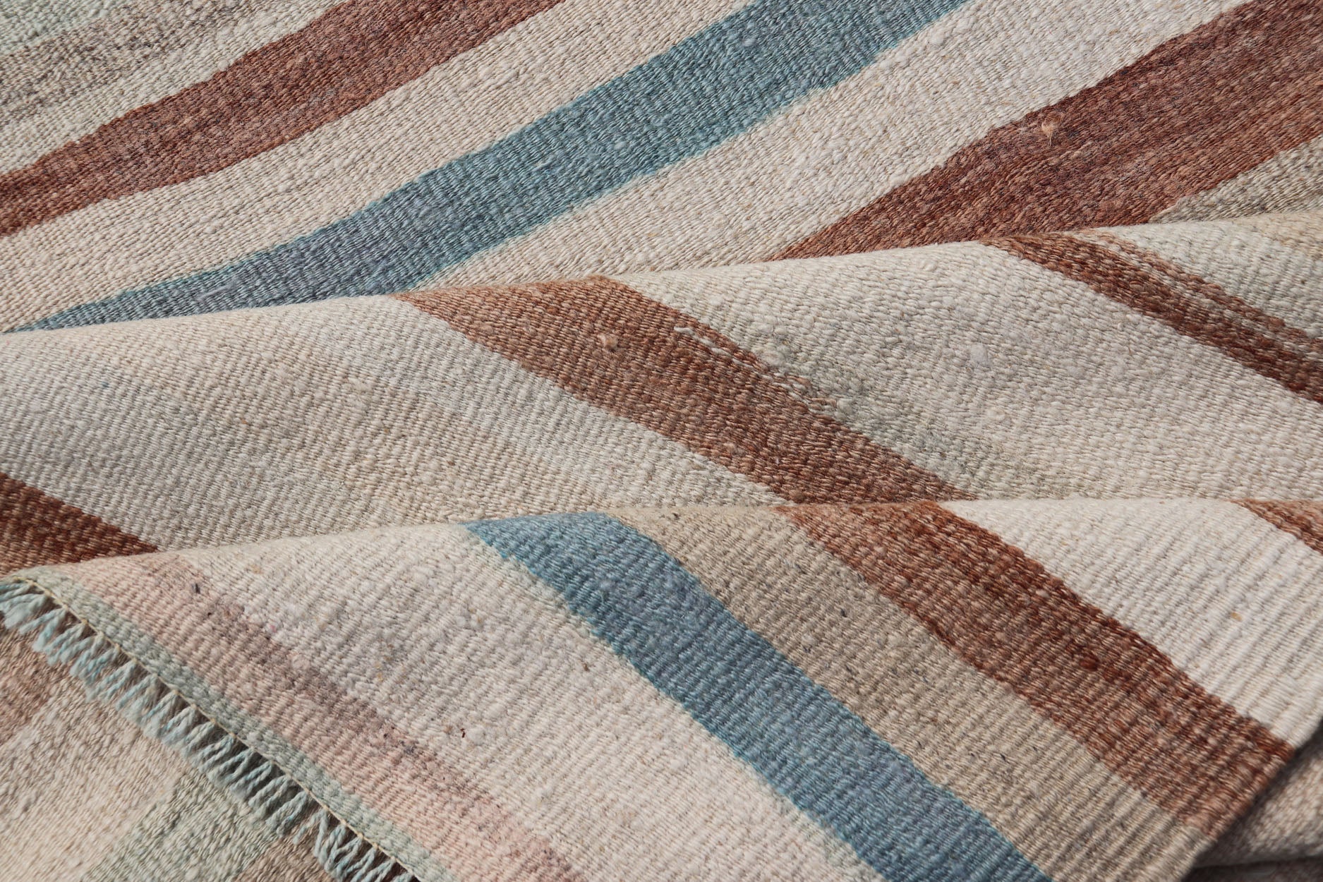 Striped Vintage Turkish Kilim Runner in Shades of Brown, Cream, and Blue. Keivan Woven Arts / rug EN - 179750, country of origin / type: Turkey / Kilim, circa 1950. This vintage flat - woven kilim runner features a minimalist design rendered in thin... - Keivan Woven ArtsEN - 179750 - 17640Rug