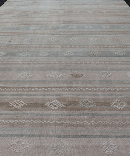 Turkish Vintage Kilim Rug With in Tan, Taupe, Brown, Gray Blue, and Earth Tones Minimalist stripe design Kilim from Turkey, Keivan Woven Arts / rug EN - 179776, country of origin / type: Turkey / Kilim, circa 1950 This vintage flat - woven Ki... - Keivan Woven ArtsEN - 179776 - 15392Rug