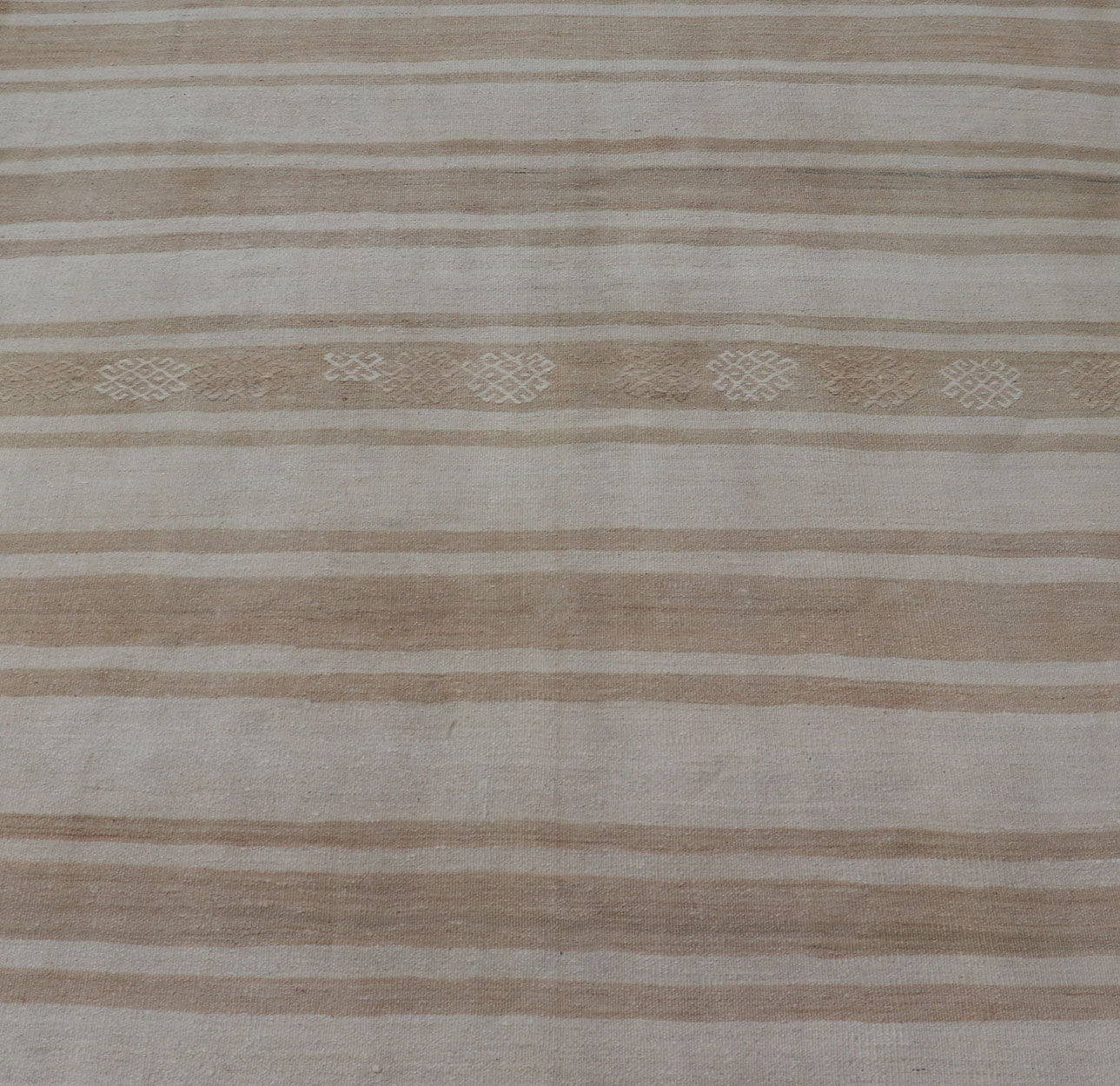 Square Flat - Weave Kilim Vintage Rug from Turkey with Horizontal Stripes in Taupe Flat - Weave Kilim vintage rug from Turkey with horizontal brown and taupe stripes on a cream background. Keivan Woven Arts / rug EN - 179787, country of origin / typ... - Keivan Woven ArtsEN - 179787 - 17652Rug