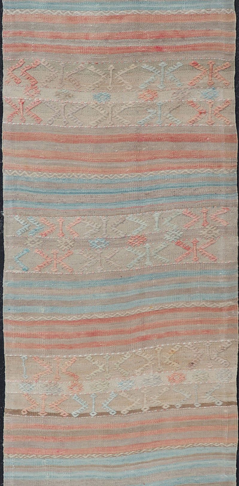 Geometric Stripe Vintage Turkish Kilim Flat - Weave Runner in Tan and Coral Color Turkish Kilim vintage carpet in blue - grey, soft coral, and cream. Keivan Woven Arts / rug EN - 179854, country of origin / type: Turkey / Kilim, circa 1950 ... - Keivan Woven ArtsEN - 179854 - 17658Rug