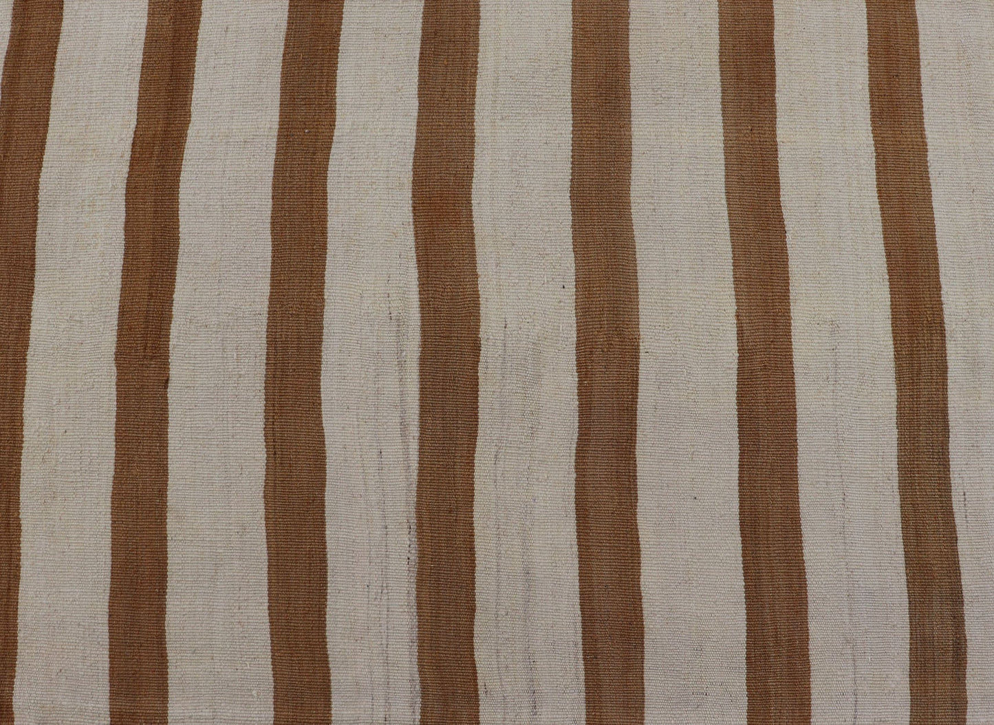 Vintage Turkish Kilim Rug with Horizontal Stripes in Light Brown, caramel and light Cream. Keivan Woven Arts rug EN - 179886, country of origin / type: Turkey / Kilim, circa Mid - 20th Century. Measures: 2'5 x 8'5 This vintage flat - woven kil... - Keivan Woven ArtsEN - 179886 - 15400Rug