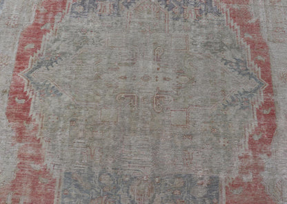 Measures: 9'7 x 13'7 Antique Hand Knotted Turkish Oushak with Large Medallion in Off White and Coral. Keivan Woven Arts / rug EN - 179974, country of origin / type: Turkey / Oushak, circa 1920 This large antique Turkish Oushak rug bears a off whit... - Keivan Woven ArtsEN - 179974 - 21949Rug