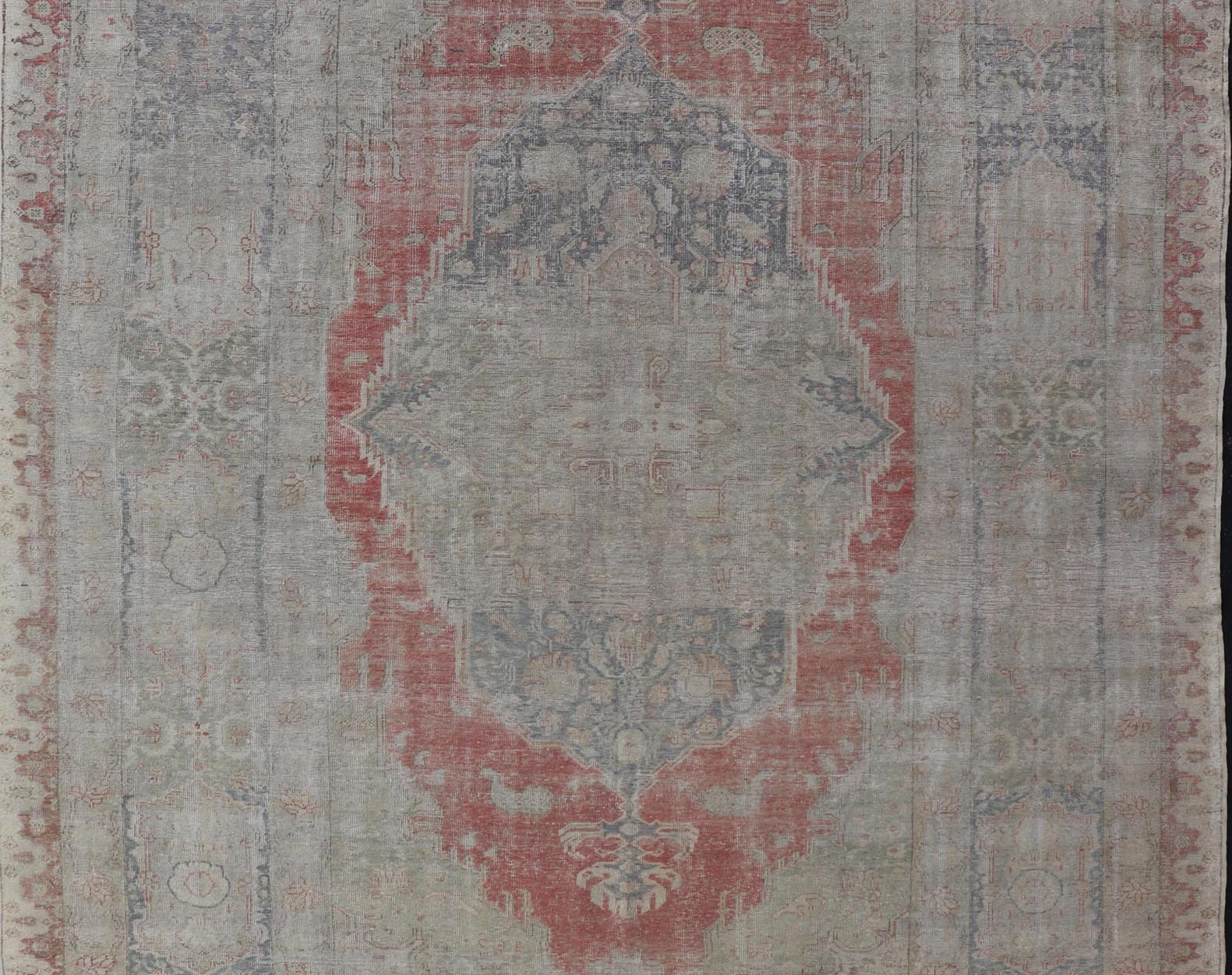 Measures: 9'7 x 13'7 Antique Hand Knotted Turkish Oushak with Large Medallion in Off White and Coral. Keivan Woven Arts / rug EN - 179974, country of origin / type: Turkey / Oushak, circa 1920 This large antique Turkish Oushak rug bears a off whit... - Keivan Woven ArtsEN - 179974 - 21949Rug