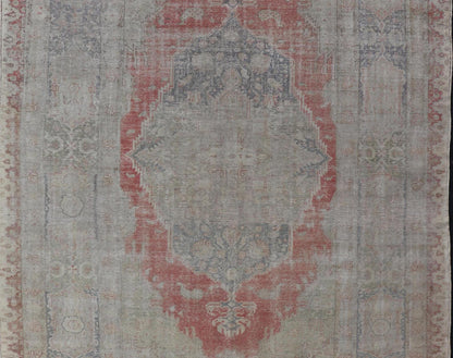Measures: 9'7 x 13'7 Antique Hand Knotted Turkish Oushak with Large Medallion in Off White and Coral. Keivan Woven Arts / rug EN - 179974, country of origin / type: Turkey / Oushak, circa 1920 This large antique Turkish Oushak rug bears a off whit... - Keivan Woven ArtsEN - 179974 - 21949Rug