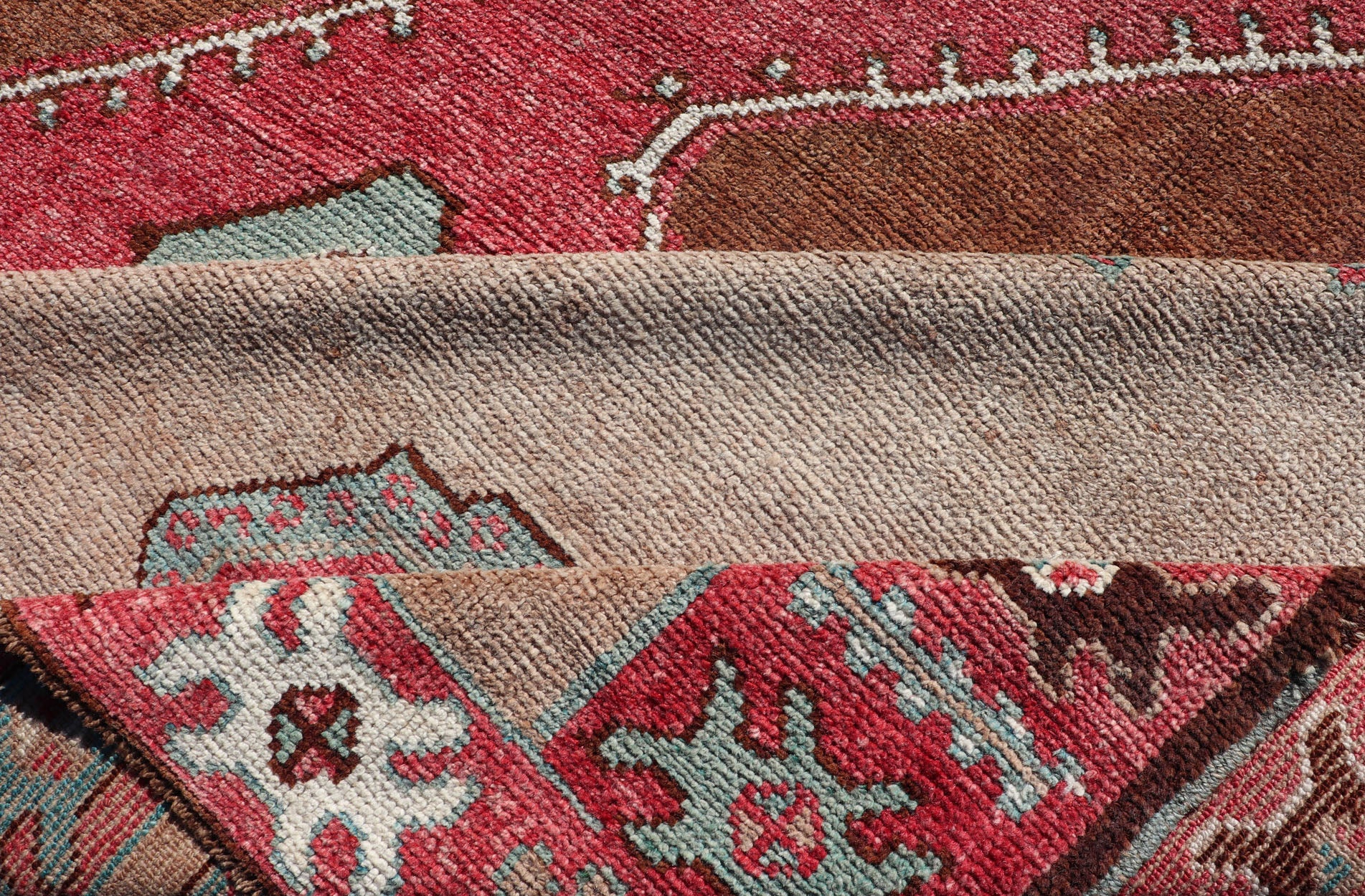 Over Sized Turkish Gallery Runner with Large Medallion in Red, Taupe and Brown. Vintage wide Gallery runner from Turkey with Medallion design in various tones of Red, light raspberry, taupe. and brown rug EN - 179982, country of origin / type: Tu... - Keivan Woven ArtsEN - 179982 - 14266Rug