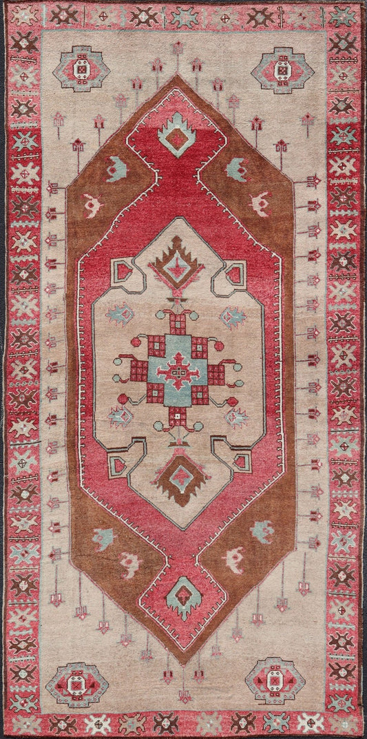 Over Sized Turkish Gallery Runner with Large Medallion in Red, Taupe and Brown. Vintage wide Gallery runner from Turkey with Medallion design in various tones of Red, light raspberry, taupe. and brown rug EN - 179982, country of origin / type: Tu... - Keivan Woven ArtsEN - 179982 - 14266Rug