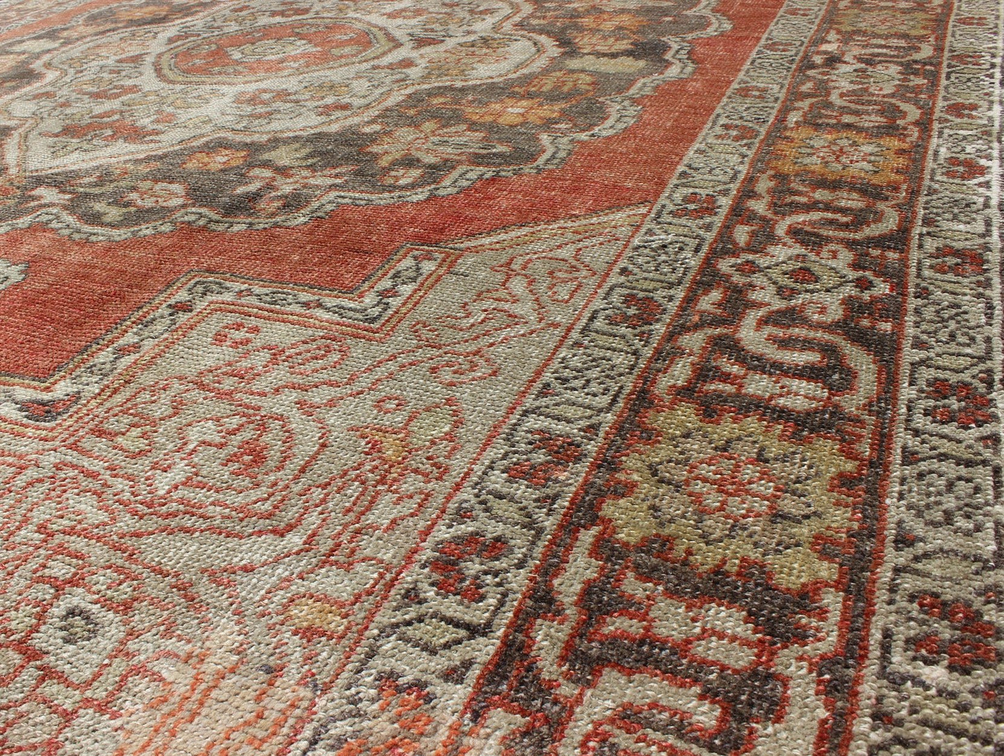Antique Turkish Oushak Rug with Floral Medallion in Red, Charcoal and Cream Measures: 6'8 x 10'2. Antique Turkish Oushak rug with floral medallion in red, charcoal and cream, Keivan Woven Arts/ rug en - 18, country of origin / type: Turkey... - Keivan Woven ArtsEN - 18 - 804Rug