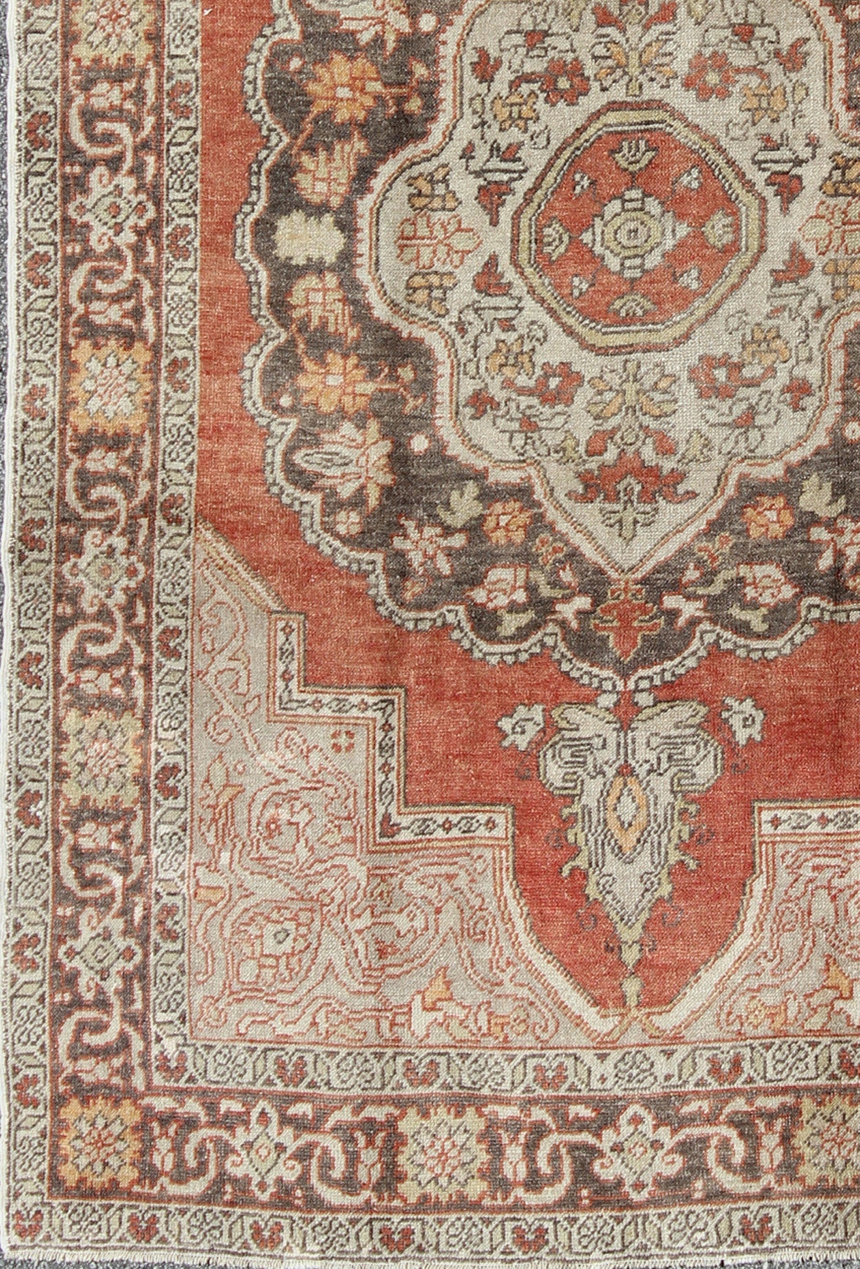 Antique Turkish Oushak Rug with Floral Medallion in Red, Charcoal and Cream Measures: 6'8 x 10'2. Antique Turkish Oushak rug with floral medallion in red, charcoal and cream, Keivan Woven Arts/ rug en - 18, country of origin / type: Turkey... - Keivan Woven ArtsEN - 18 - 804Rug