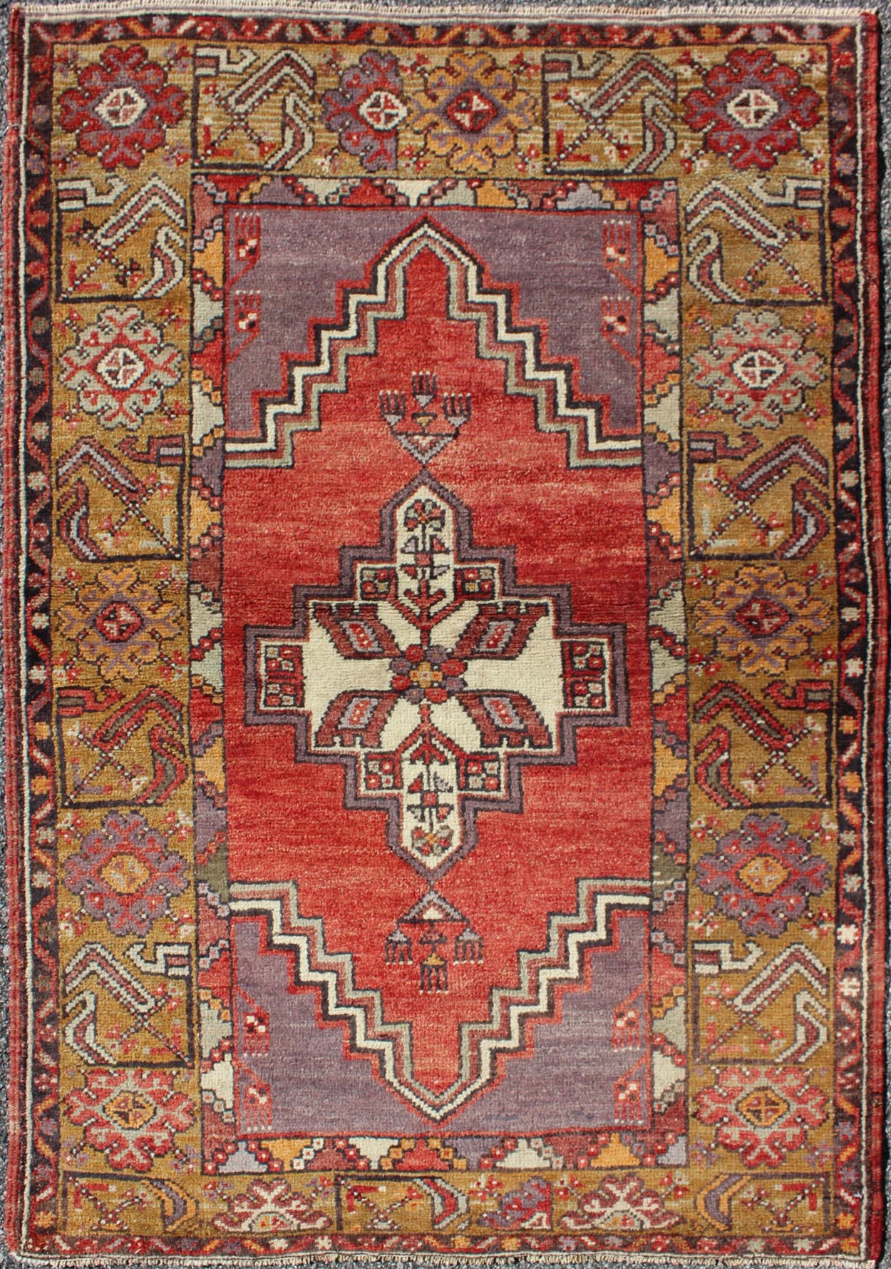 Geometric Vintage Turkish Oushak Carpet in soft Red, Light Purple, & Gold Border Measures: 3'5 x 5 Oushak Vintage Geometric rug Keivan Woven Arts/EN - 1811, origin/Turkey, Hand Knotted rug, Vintage Rug, vintage Oushak, Oushak, Oushak rug, h... - Keivan Woven ArtsEN - 1811 - 4884Rug