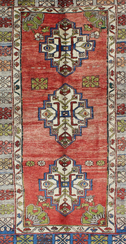 Green, blue and red vintage Turkish Oushak rug with three geometric medallions, rug en - 183, country of origin / type: Turkey / Oushak, circa 1940. This vintage Turkish Oushak gallery rug (circa mid - 20th century) features a unique blend of colors... - Keivan Woven ArtsEN - 183 - 5416Rug