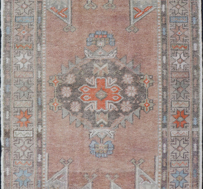 Medallion Design Vintage Turkish Oushak Rug with Salmon and Pops Of Orange Beautiful Turkish rug with cheerful design, Keivan Woven Arts / rug EN - 2338, country of origin / type: Turkey / Oushak, circa 1940 This vintage Turkish Oushak rug... - Keivan Woven ArtsEN - 2338 - 14180Rug
