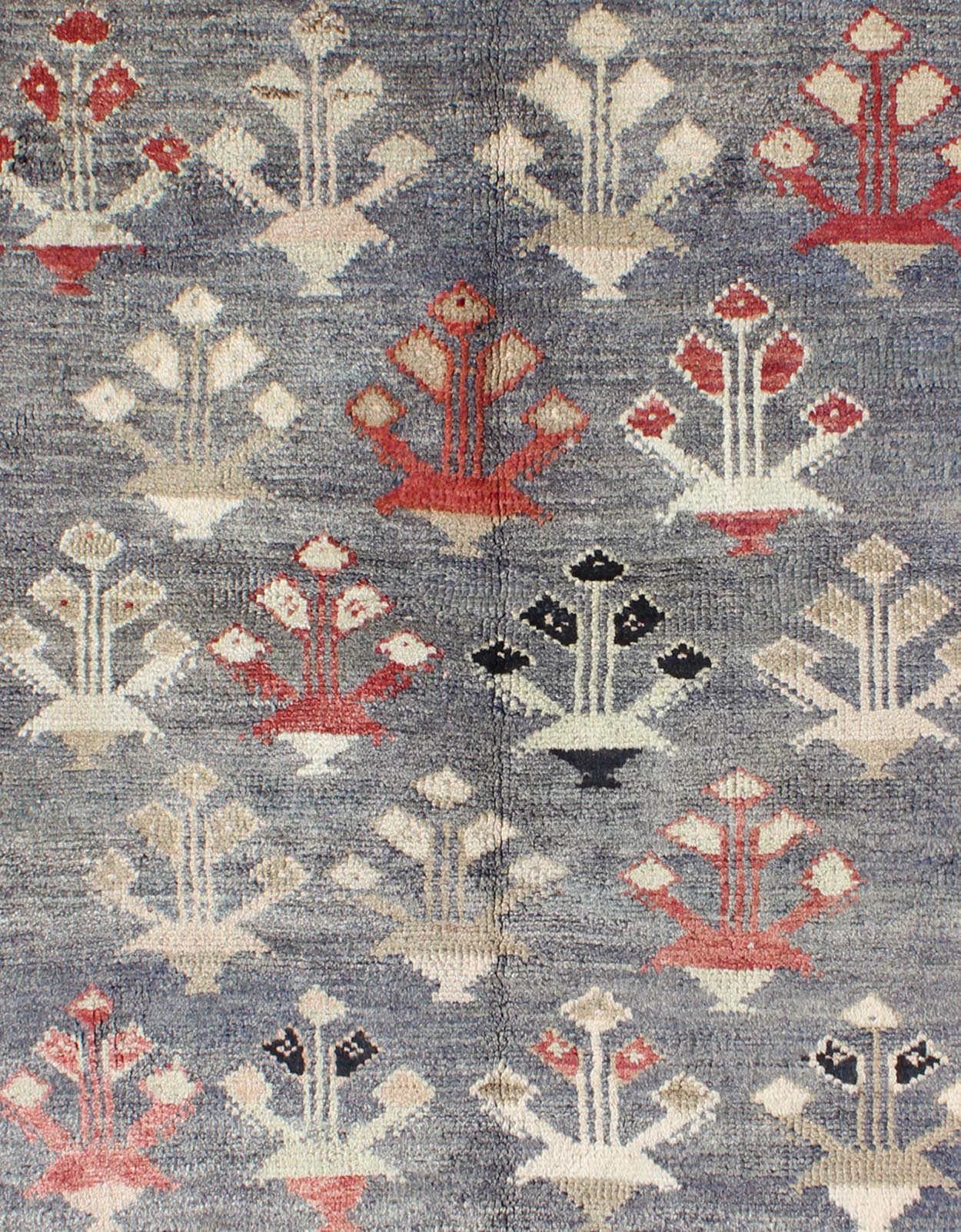 Vintage Turkish Oushak Rug in Red, Gray, Blue - Gray, Taupe and Ivory kwarugs Vintage Turkish Oushak rug in red, blue - gray, onyx, taupe and ivory, rug en - 322, country of origin / type: Turkey / Oushak, circa 1940 This vintage Turkish Oushak... - Keivan Woven ArtsEN - 322 - 4394Rug