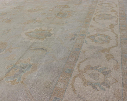 Large Turkish Oushak rug with pastel colors and Botanical design, rug en - 3266, country of origin / type: Turkey / Oushak, circa 1980. This vintage Turkish Oushak rug is remarkably elegant in both color and design. The central field of light gray... - Keivan Woven ArtsEN - 3266 - 5981Rug
