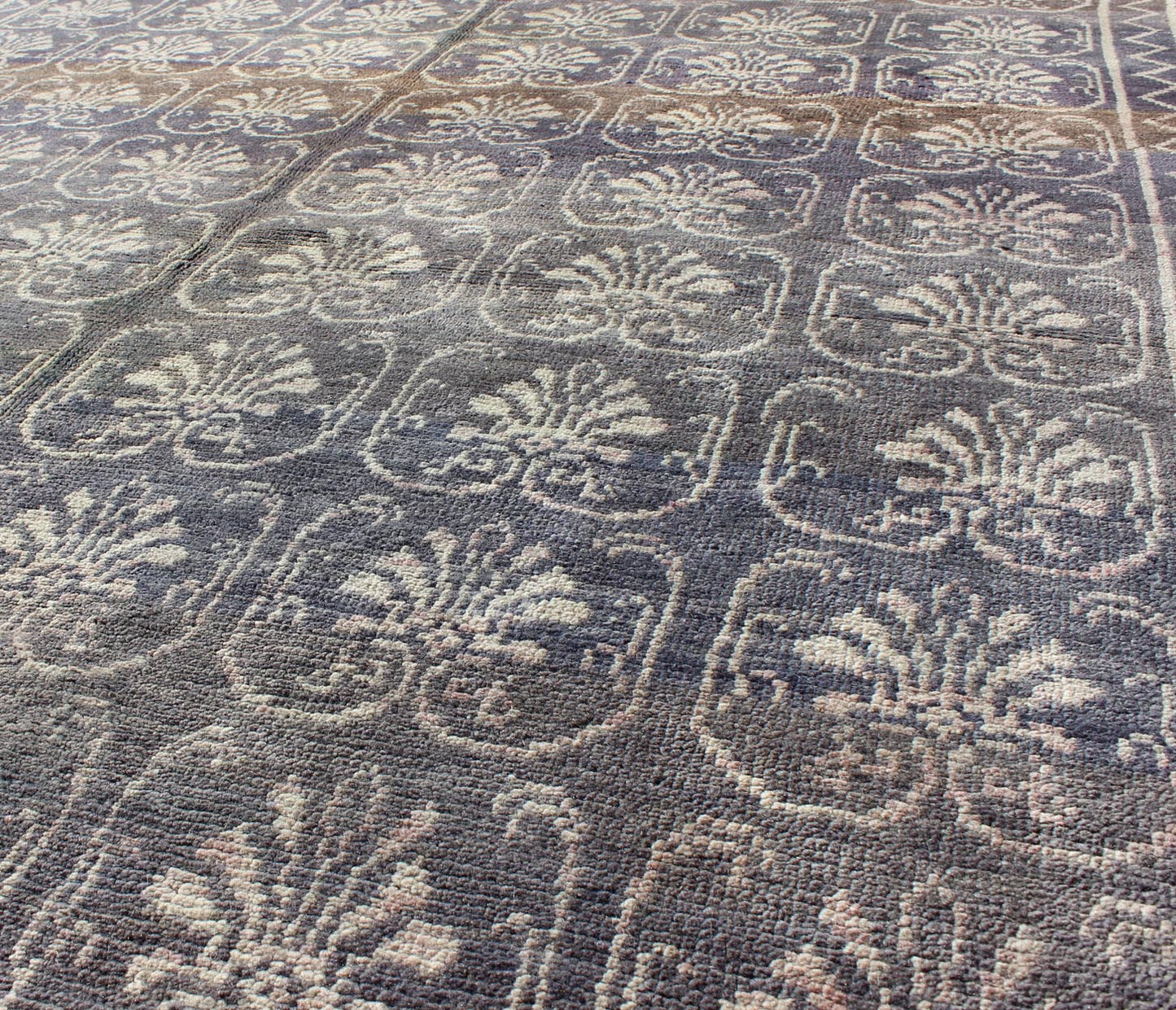 Vintage Turkish Tulu rug with all - over blossom design in dark gray and cream, rug en - 3272, country of origin type: Turkey Oushak, circa 1940 This Tulu carpet (circa mid - 20th century) features an all - over pattern of interconnected, vertically - arr... - Keivan Woven ArtsEN - 3272 - 5466Rug