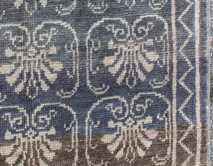 Vintage Turkish Tulu rug with all - over blossom design in dark gray and cream, rug en - 3272, country of origin type: Turkey Oushak, circa 1940 This Tulu carpet (circa mid - 20th century) features an all - over pattern of interconnected, vertically - arr... - Keivan Woven ArtsEN - 3272 - 5466Rug