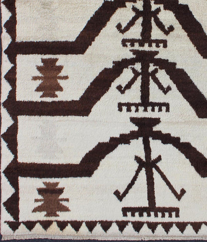 Turkish Tulu Carpet with Mid Century Modern Design in Brown, Off - White and Blue. Vintage Tulu in Natural colors of brown, off white in mid century modern Design. Keivan Woven Arts rug/EN - 3303 origin/turkey Tulu rugs, The wool used in these ... - Keivan Woven ArtsEN - 3303 - 5985Rug